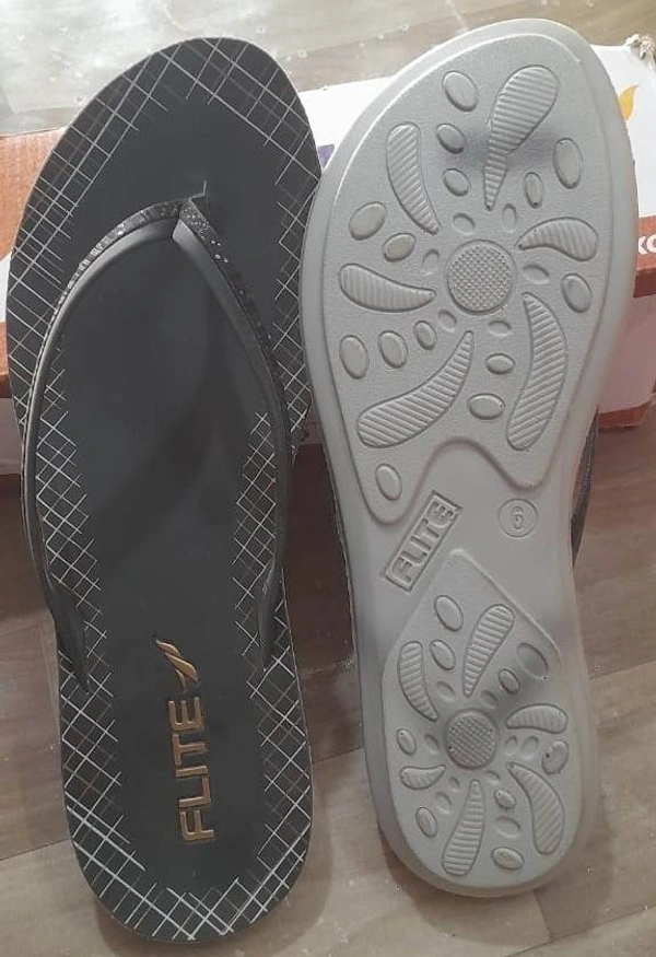 RELAXO Flite Women flat sandal size 6