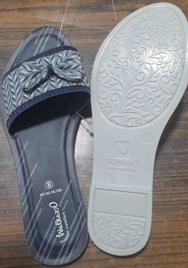 WALKAROO Women Flat sandal size 8