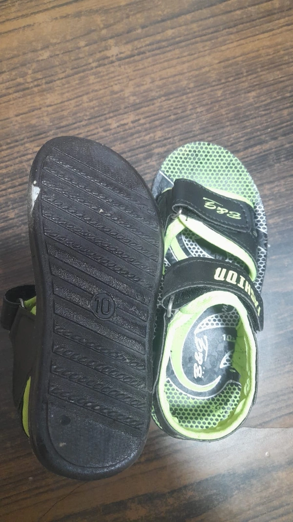 BNG kids sandals boys Size 7