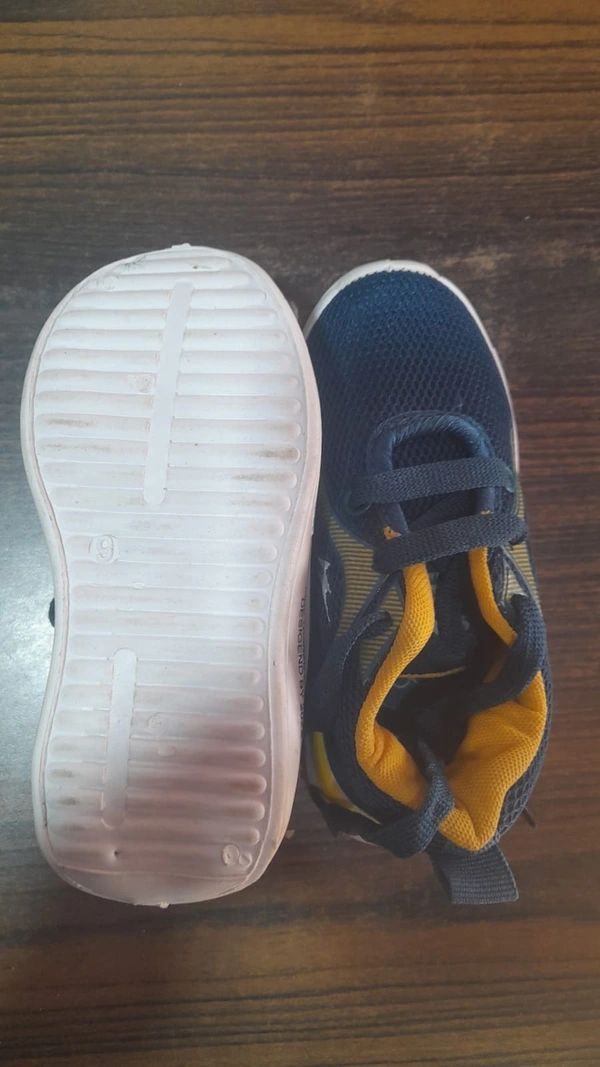 Motion Sports Shoe Size 10