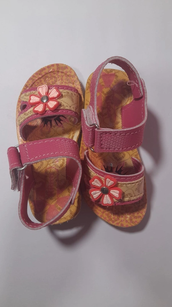 Queen Girls Sandal Size 2