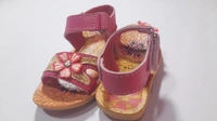 Queen Girls Sandal Size 2
