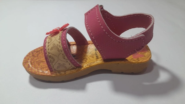 Queen Girls Sandal Size 2