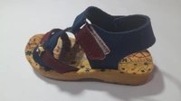 Queen Girls Sandal Size 6