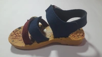 Queen Girls Sandal Size 9