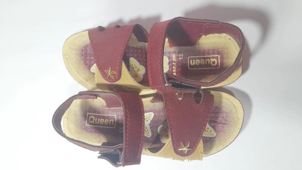 Queen Girls Sandal Size 3