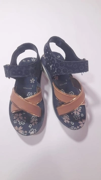 PU-LIGHT Girls Sandal Size 5