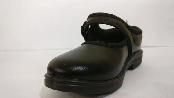 Century School Shoes Girls Size 6