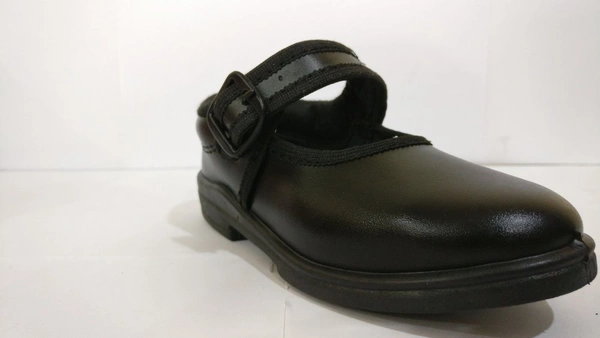 Century School Shoes Girls Size 6