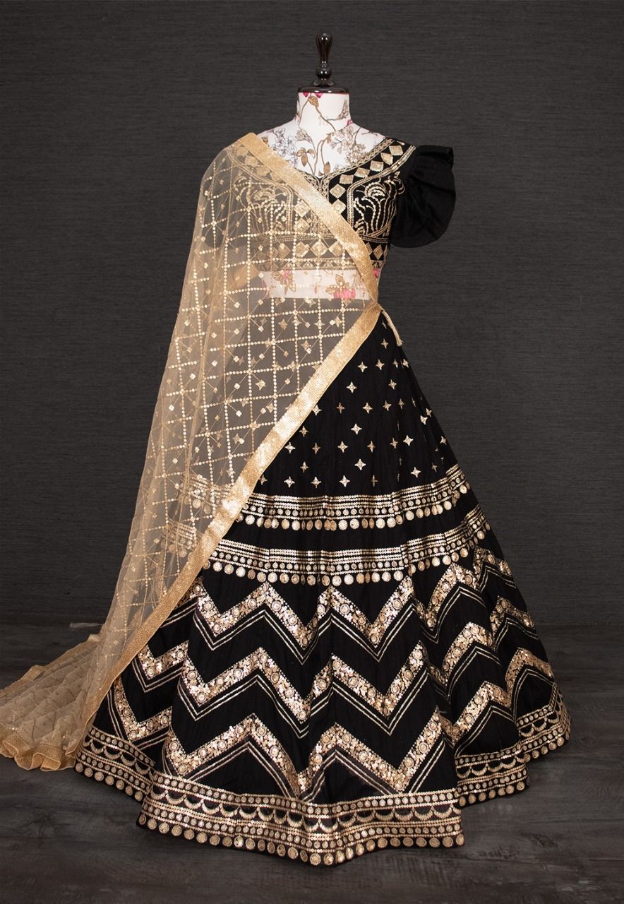 Black Cotton Silk Embroidered Blouse Design by Gulabo By Abu Sandeep at  Pernia's Pop Up Shop 2024