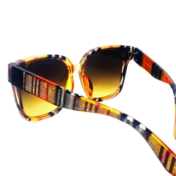 "Malukks Luxury Line Special Edition Seal Brown Sunglasses with Crystal Diamond Cut Frame Unisex" - Free Size, Gold