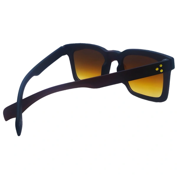 "Sleek Z Brown Square Sunglasses by MALUKKS - Starting Class Elegance Boys" - Brown, Free Size