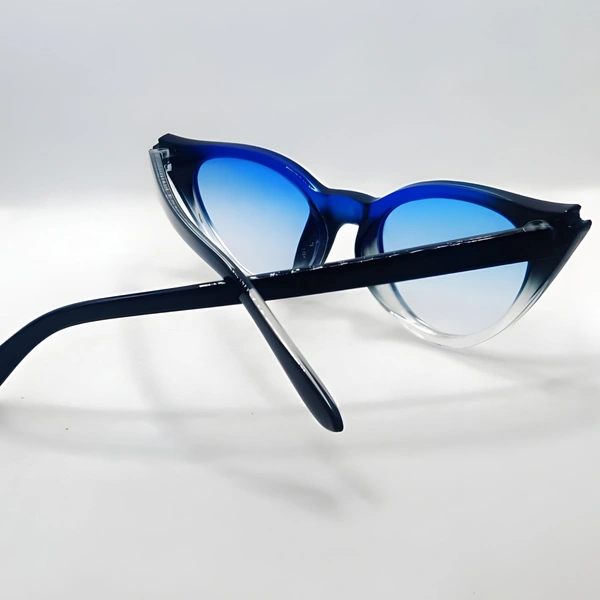 "Elevate Your Look with MALUKKS Premium Curious Blue Sunglasses - Exclusive, Limited Edition, Ideal for Viral Style Girls" 🌟🕶️🛍️💙🌈🔥 - Free Size, Curious Blue