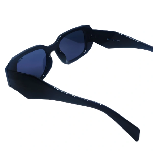 "Z Black - Luxury Sunglasses with Italian Design by MALUKKS" - Black, Free Size