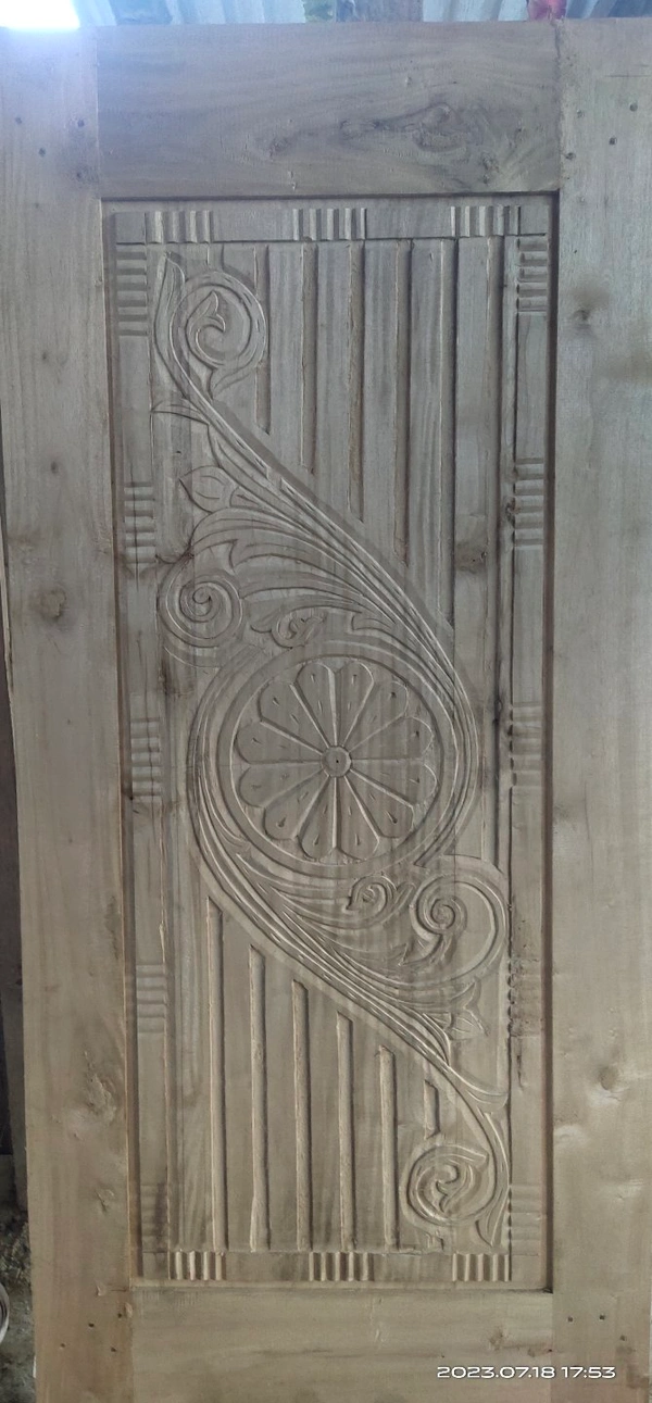 Gamari Cakra Door