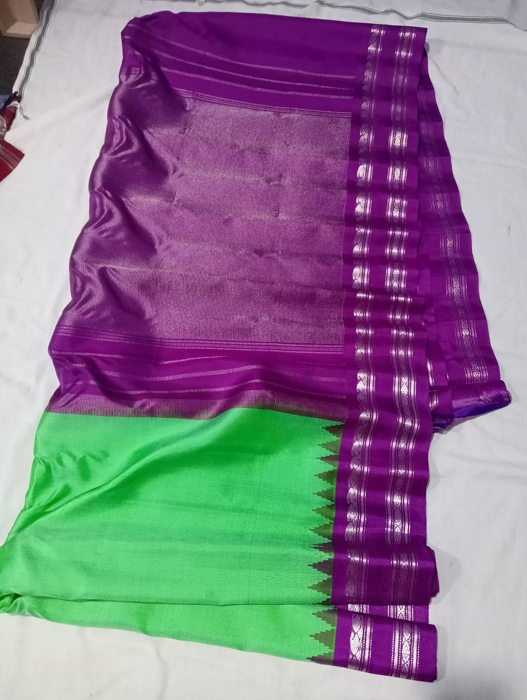 Gray Gadwal Pure Silk Saree with Zari buttas and contrast Meenakari Bo –  Shobitam