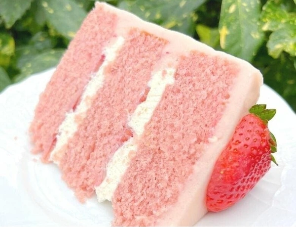 Strawberry Cake - 500g
