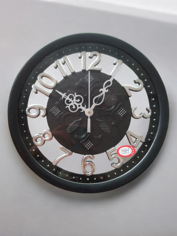 Right Quartz Wall Clock 016 Silver - 22 - 27*27 Cm