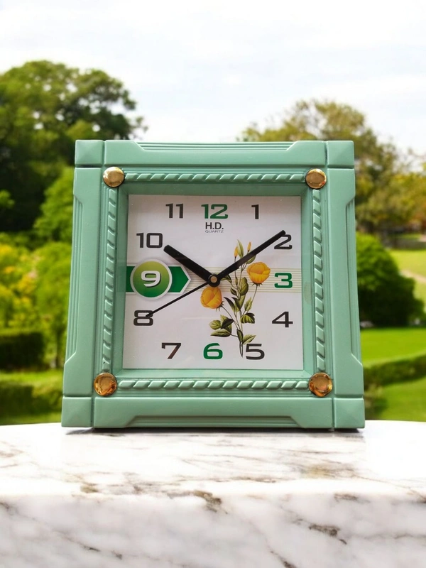 H.D. QUARTZ WALL CLOCK  - 22*22 Cm