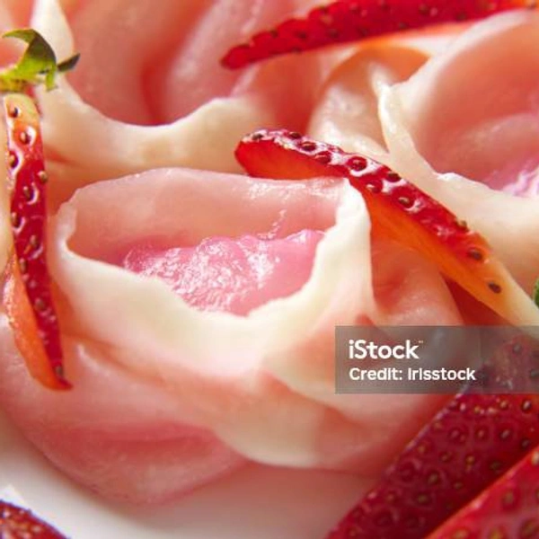 Strawberry Chocolate Momos 40 Piece 