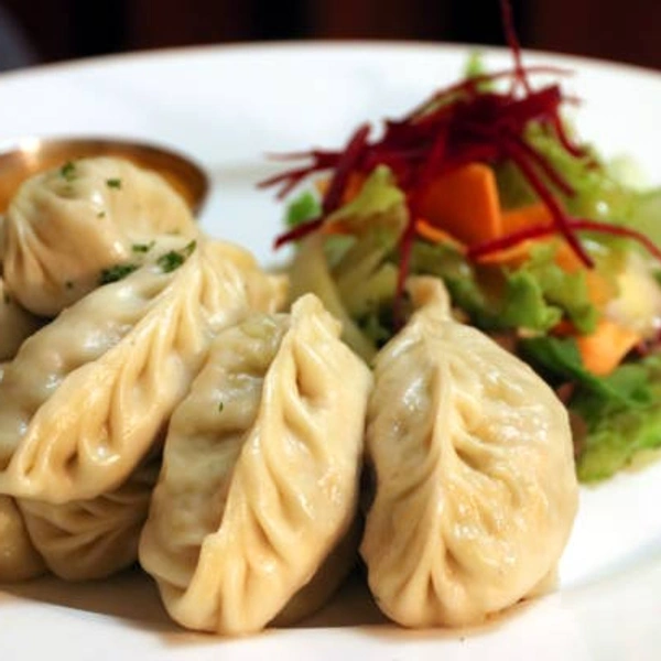Paneee Chilli Momo Half