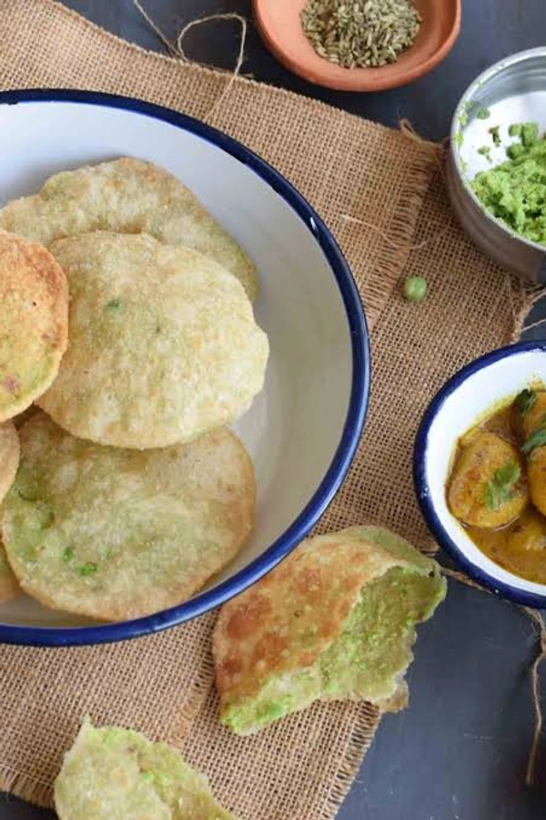Karaisutir Kachori