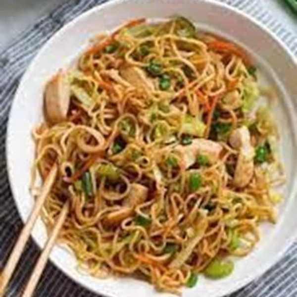Egg Chicken Chowmin (Half) - Half