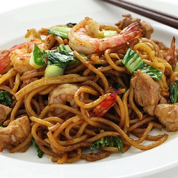 Chicken Prawn Chowmin (Half)  - Half