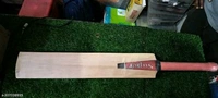 Catalog Name:*Elite Cricket Bats*Material: Popular WillowSize: 6Age Group: 15+ YearsNet Quantity (N): 1Dispatch: 1 Day*Proof of Safe Delivery! Click to know on Safety Standards of Delivery Partners- https://ltl.sh/y_nZrAV3