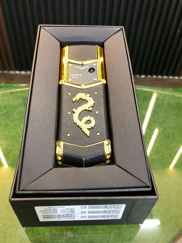 Vertu Signature Dragon V10 Replica Leather Keypad Mobile Phone  - Gold