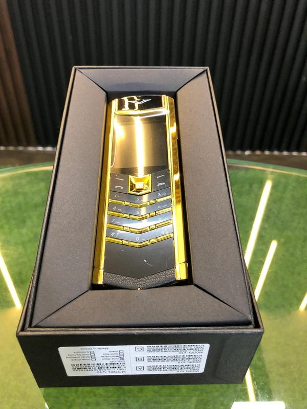 Vertu Signature Dragon V10 Replica Leather Keypad Mobile Phone  - Gold