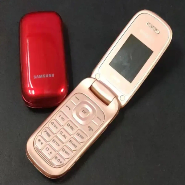 Samsung E1272 Mobile Phone Refurbished Just Like New  - Gold