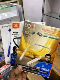 New New (BT India 🇮🇳) Neckband Shiny ✨ Ear+ Magnet 🧲 Ear+200 Mah big Battery 🔋