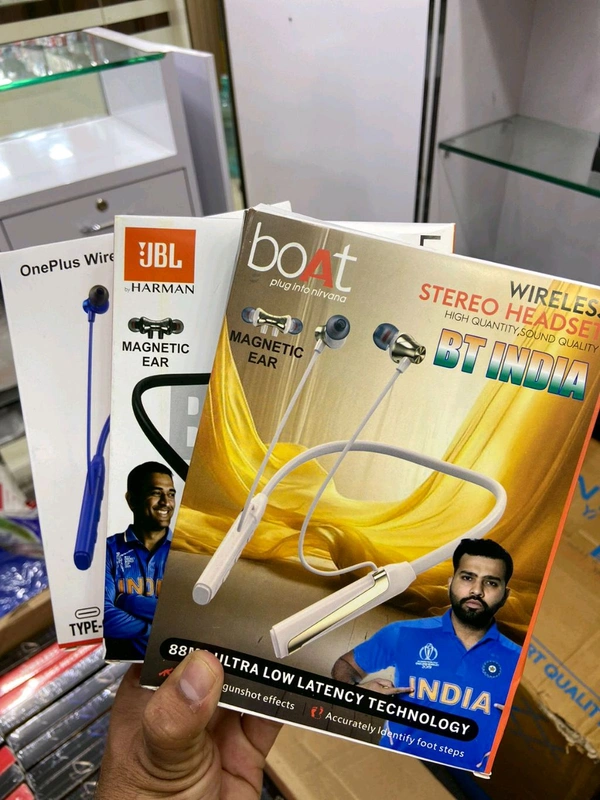 New New (BT India 🇮🇳) Neckband Shiny ✨ Ear+ Magnet 🧲 Ear+200 Mah big Battery 🔋