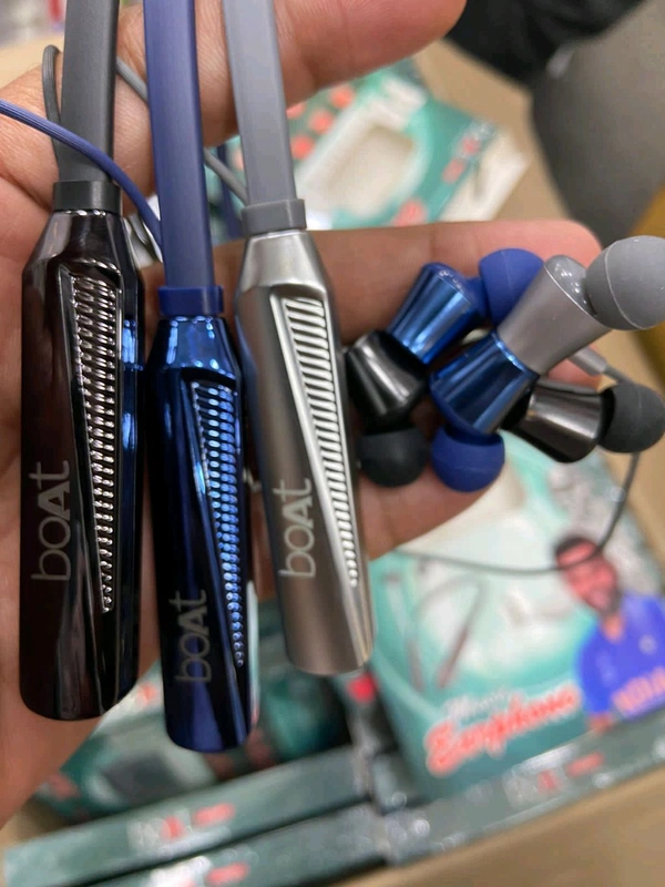 Boat Parmanu 💯% Og Neckband Magnetic 🧲 on Off +All Shiny ✨ Ear+Metal & Magnet 🧲 ear +300 mah big Battery🔋+Double Box Packing