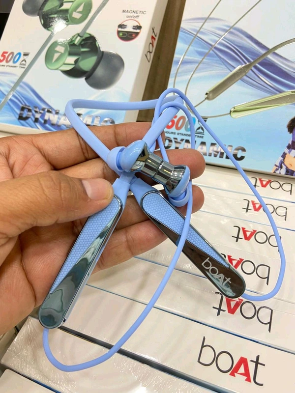 Boat New 🆕 Dynamic Neckband Magnetic 🧲 on Off+ Metal Ear+ Shiny ✨ Ear+220 Mah big Battery 🔋