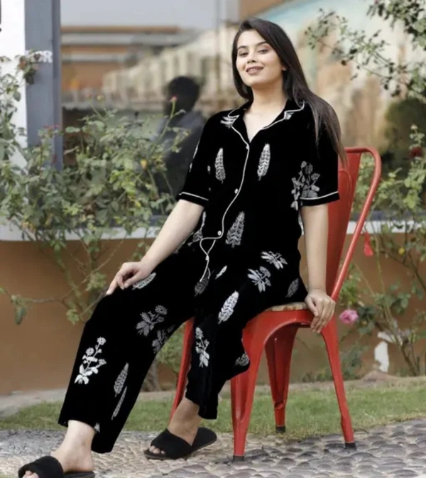 Neha Collection Black Printed Night Suit Gor Girls And Women - Black, M