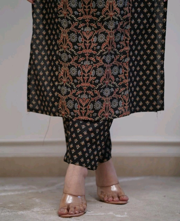 Pihu Fashion  Kalamkari Fusion Azrak Bagru Print Kurti Pant Dupatta Set with Handcrafted Patra Work  - L