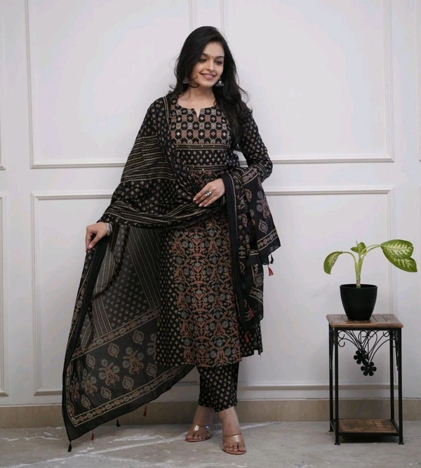 Pihu Fashion  Kalamkari Fusion Azrak Bagru Print Kurti Pant Dupatta Set with Handcrafted Patra Work  - XXL