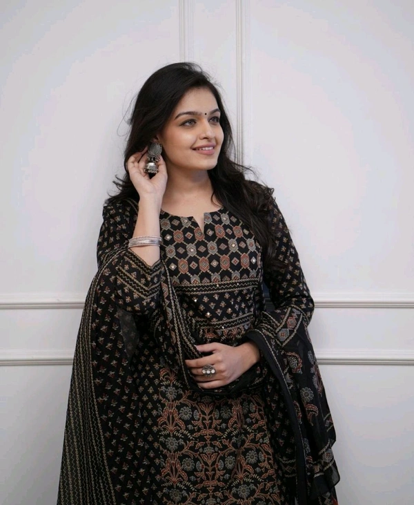 Pihu Fashion  Kalamkari Fusion Azrak Bagru Print Kurti Pant Dupatta Set with Handcrafted Patra Work  - XXL