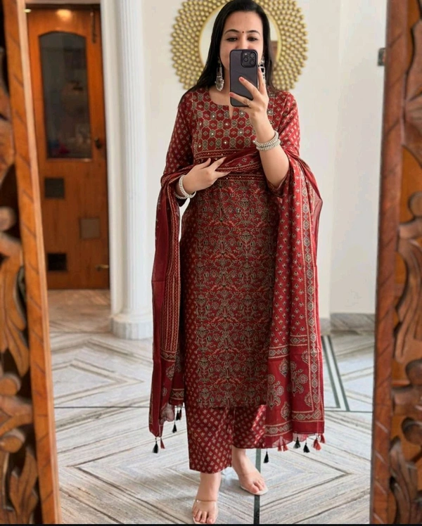Pihu Fashion  Kalamkari Fusion Azrak Bagru Print Kurti Pant Dupatta Set with Handcrafted Patra Work  - M