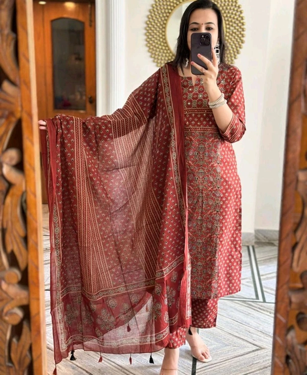 Pihu Fashion  Kalamkari Fusion Azrak Bagru Print Kurti Pant Dupatta Set with Handcrafted Patra Work  - M
