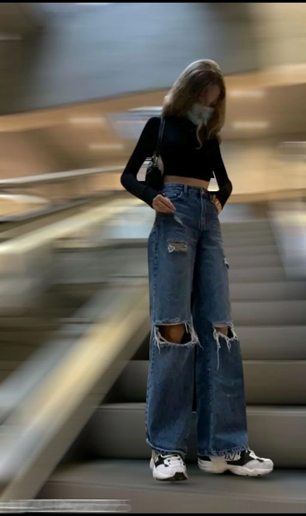 Modern Edge Knee-Slit Distressed Baggy Jeans - 28