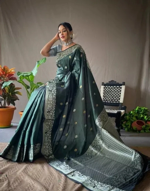 Banarasi Silk Women Designer Banarasi Silk Zari Woven Saree - Green, Free Size