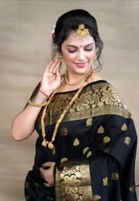 Kanjeevaram Women Kanjivaram Silk Saree With Blouse - Black
