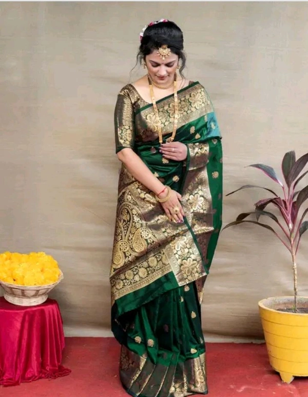 Kanjeevaram Women Kanjivaram Silk Saree With Blouse - Green