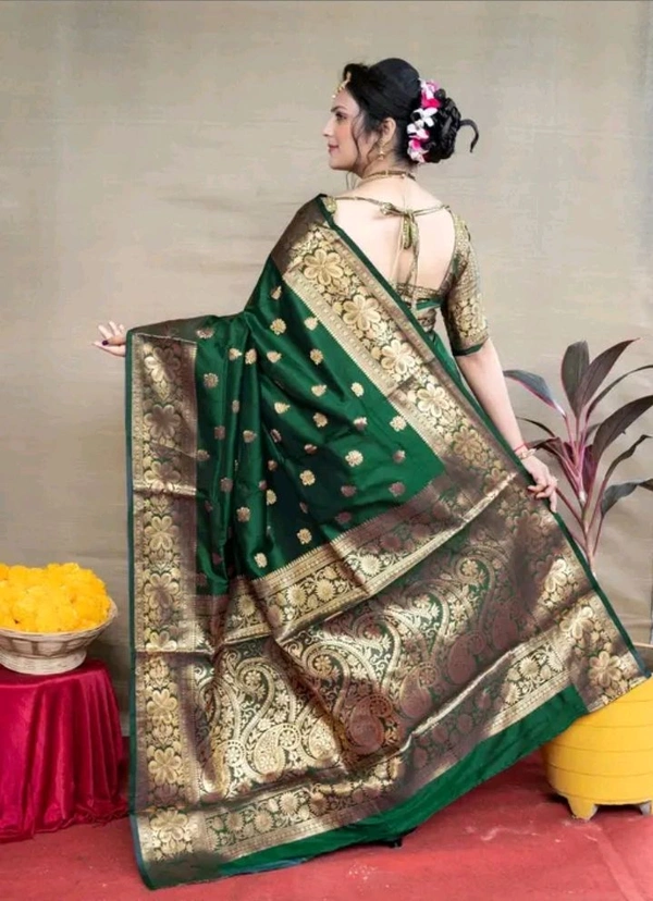 Kanjeevaram Women Kanjivaram Silk Saree With Blouse - Green