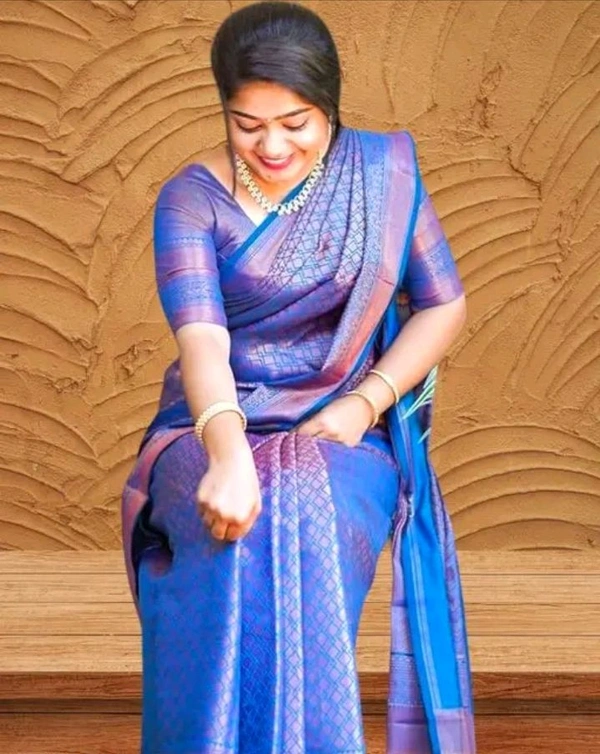 Kanjeevaram Zari Woven Rich Pallu Design Work Soft Litchi Silk Saree For Women - Blue