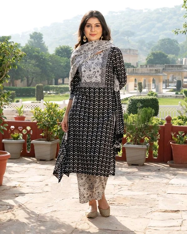 Neha Collection Beautiful 3-piece salwar kameez with dupatta - S