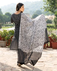 Neha Collection Beautiful 3-piece salwar kameez with dupatta - S